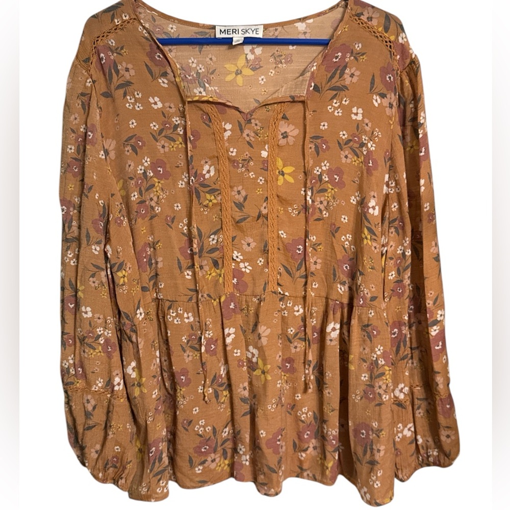 Women’s long sleeve top